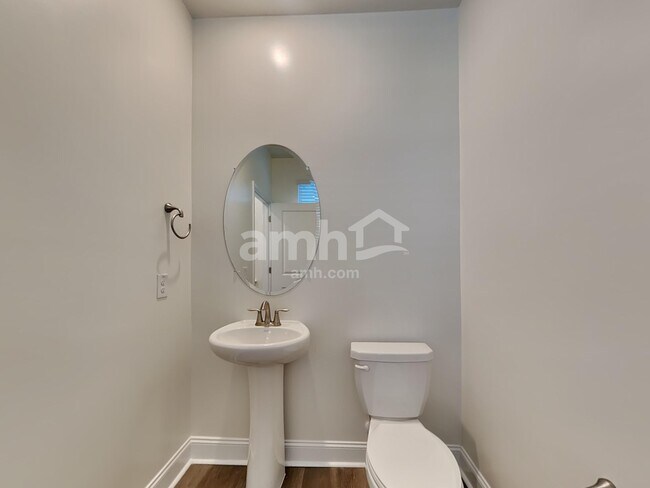 Building Photo - 1954 Weeping Cypress Dr