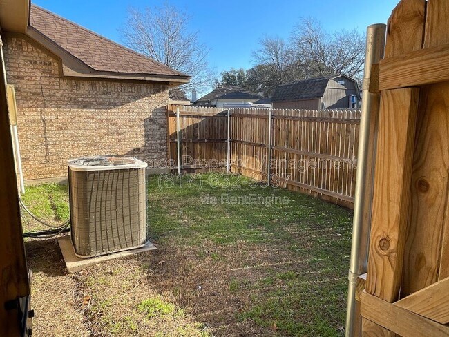 Building Photo - 459 Little Valley Ct