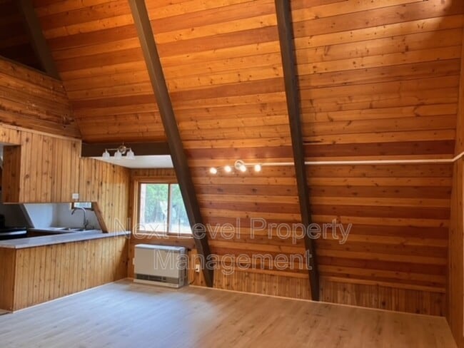 Building Photo - 216 Lake Blaine Dr