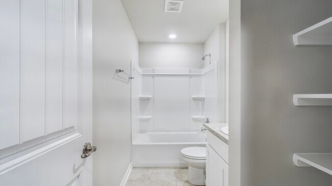 Building Photo - 105 Whirlaway Dr