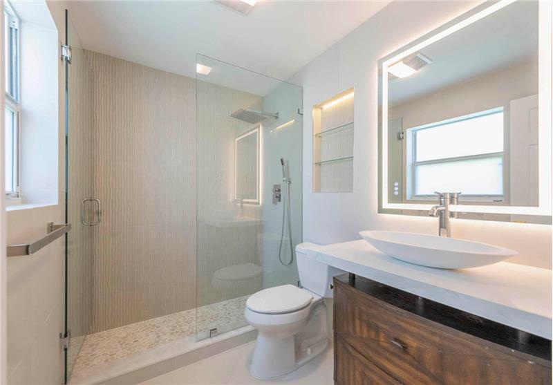 Building Photo - 2289 Windsor Rd