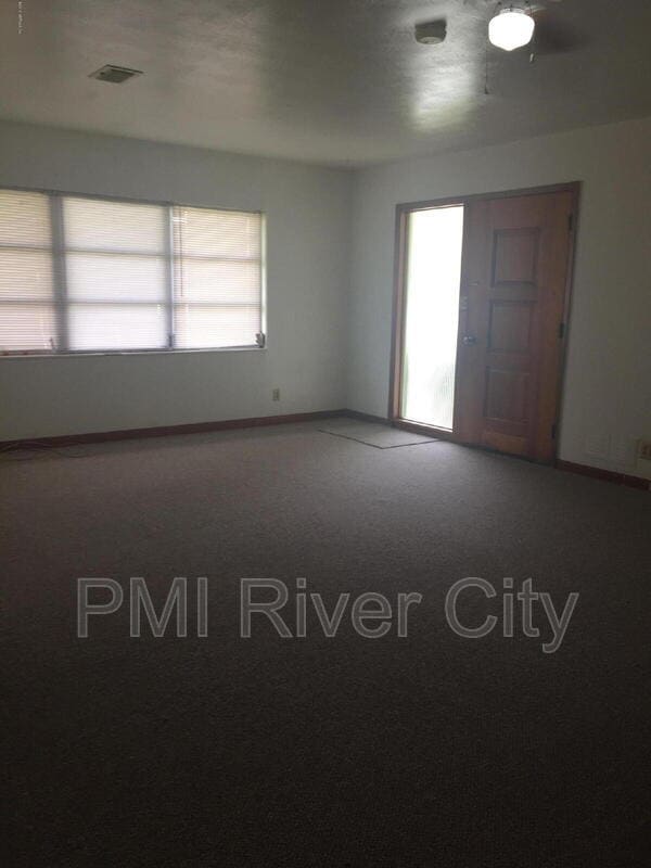 Building Photo - 7473 Greenway Dr