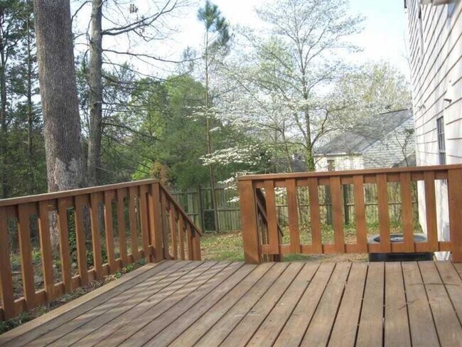 Building Photo - 888 Highland Terrace NE