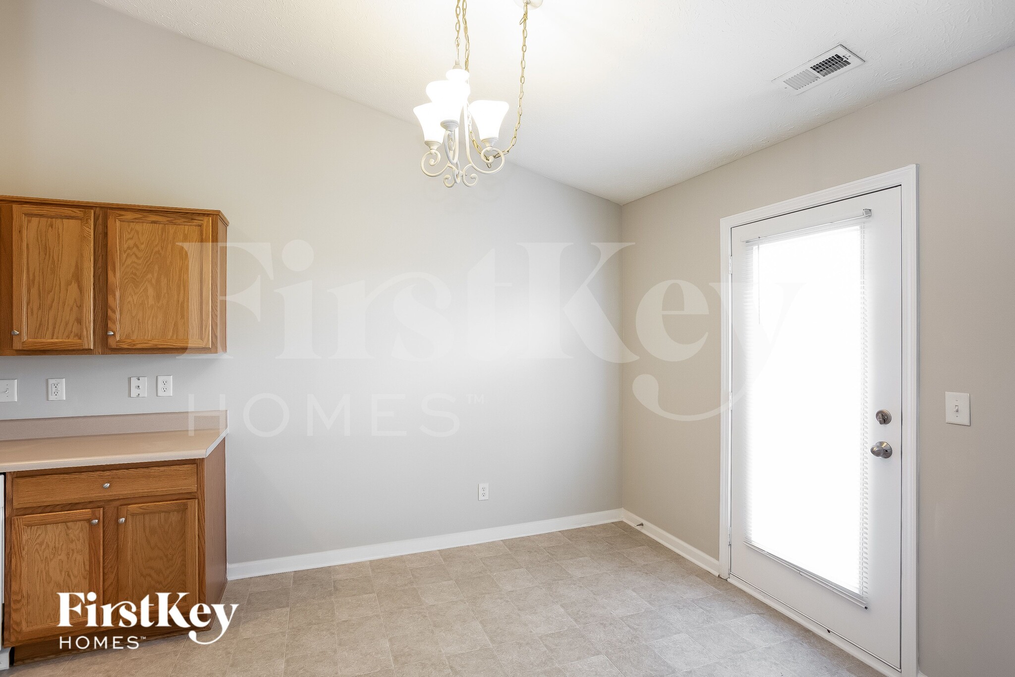 Building Photo - 10622 Deercrest Ln