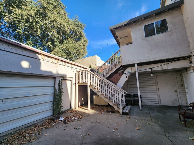 Building Photo - 2305 J St