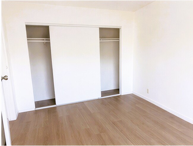 Building Photo - 151 Catron Dr