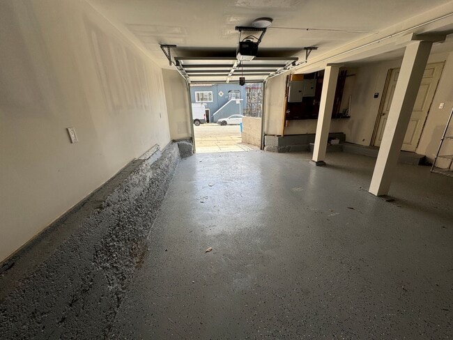 Building Photo - Remodeled 3BR/2BA Oasis with Hot Tub, Saun...