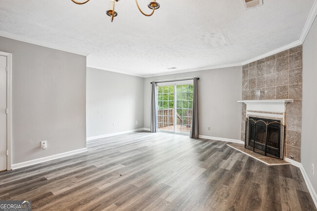 Building Photo - 2049 Charter Ln