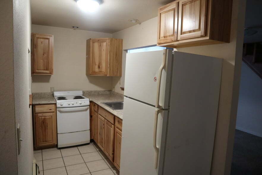 Building Photo - 228 3rd St