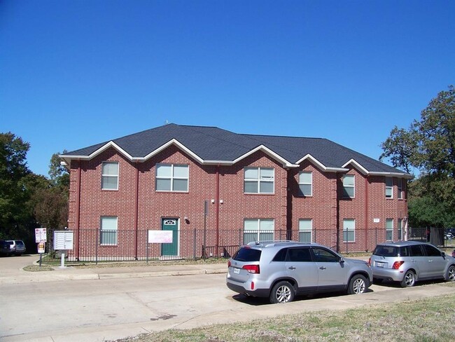 Building Photo - 317 Cherry St