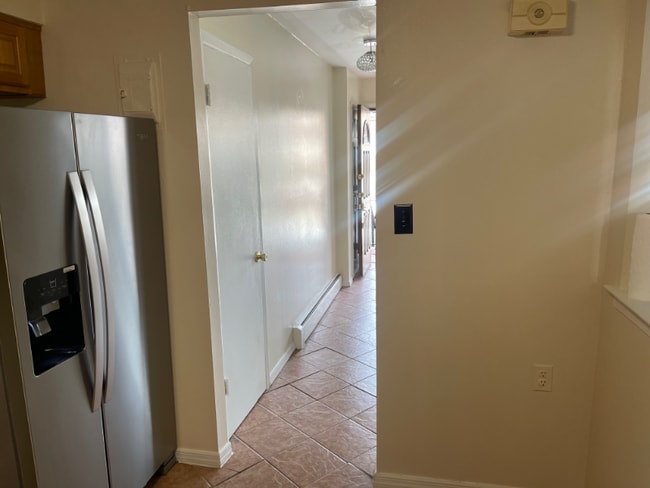 Building Photo - 750 E 83rd St