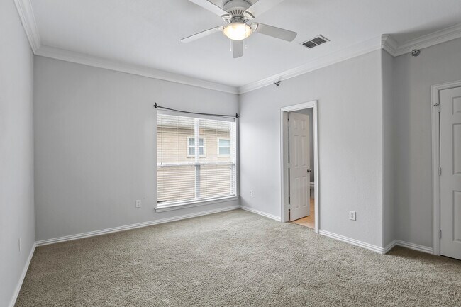 Building Photo - 3119 Cedarplaza Ln