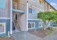 Building Photo - Fully Renovated AUBURN condo