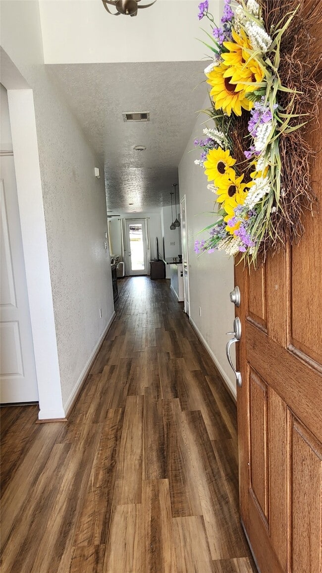 Building Photo - 2606 Oakwood Blf Trl