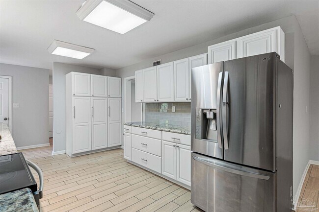 Building Photo - 3066 Rosa Del Villa Dr