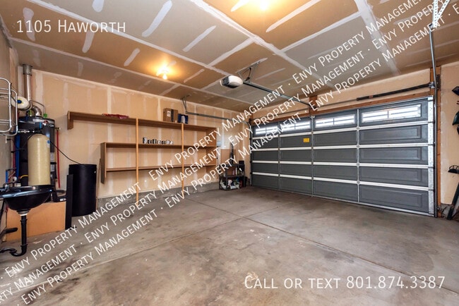 Building Photo - 1105 Haworth-