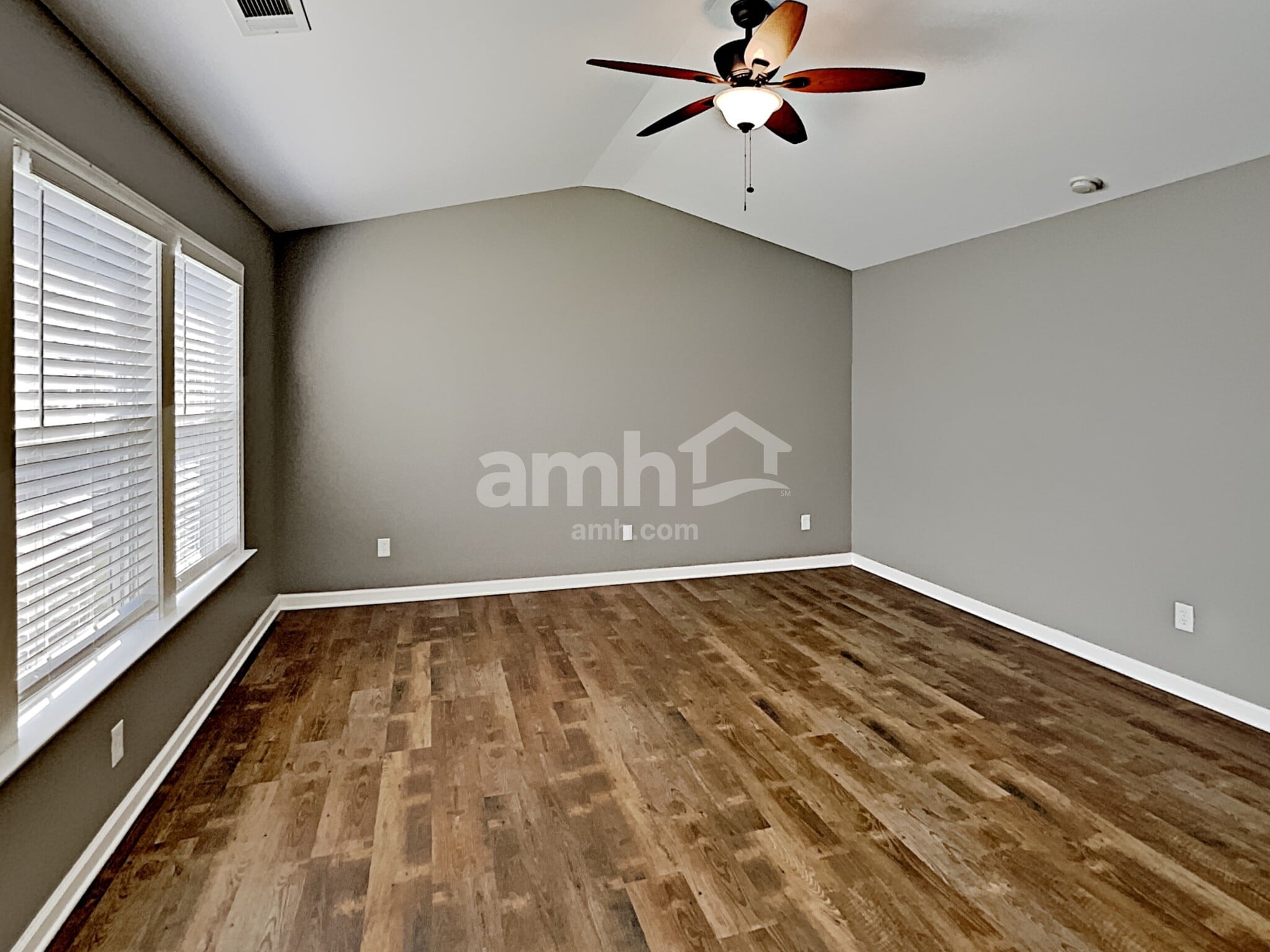Building Photo - 2412 Newberry Ln