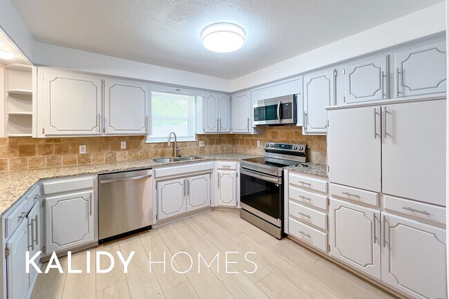 Building Photo - 3501 Baird Dr