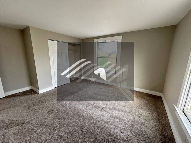 Building Photo - 211 Alaska St