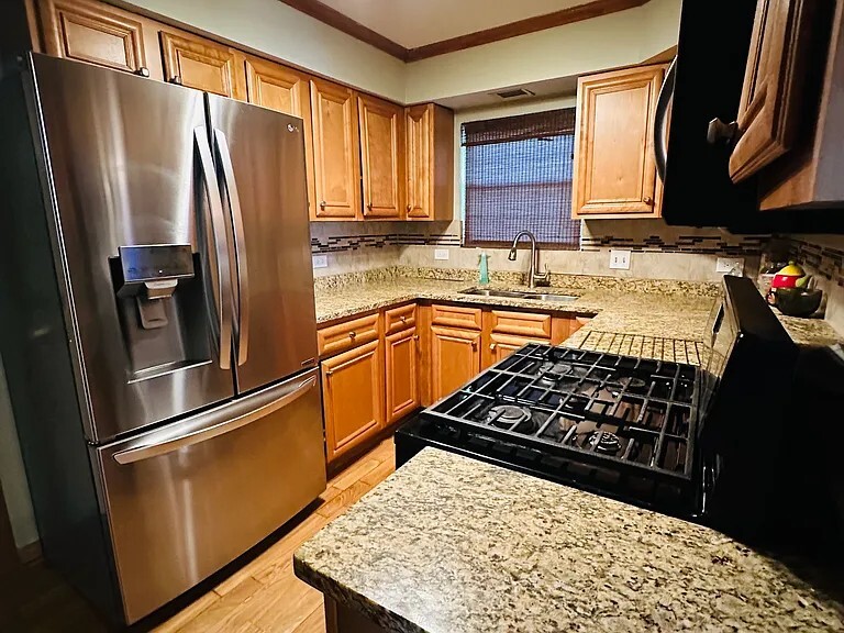 Kitchen - 1617 Estate Cir