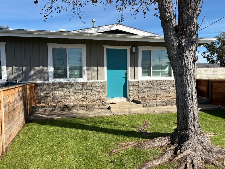 Building Photo - 2721 Drew Ln