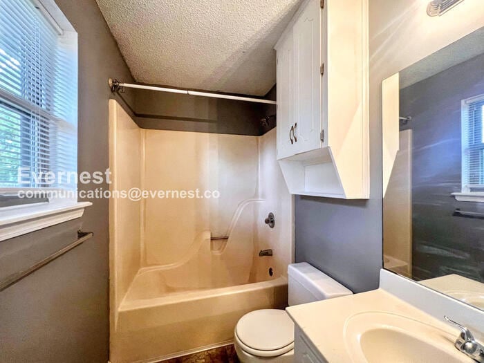 Building Photo - 44 Barnwell Dr