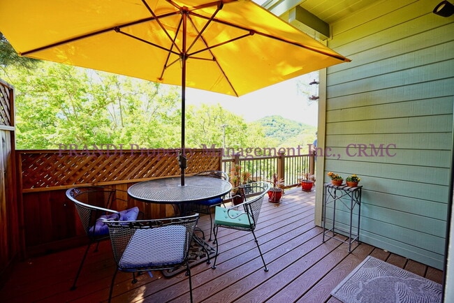 Building Photo - Quality San Anselmo Home Near Parks and Sc...