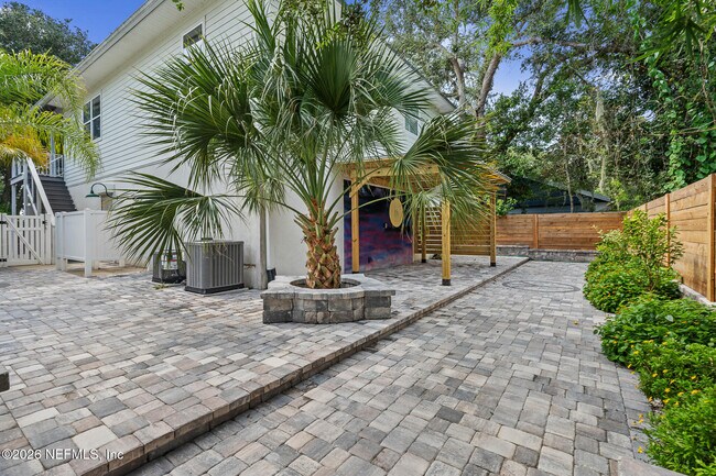 Building Photo - 1708 Castile St
