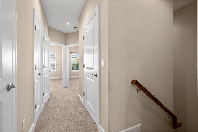 Building Photo - 5912 Anchorage Way S