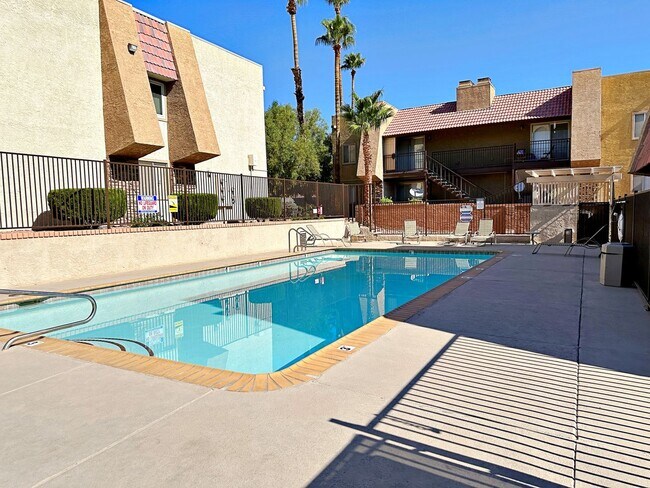 Building Photo - 5080 Indian River Dr