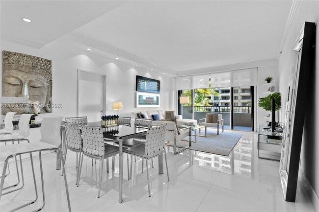 Building Photo - 251 Crandon Blvd