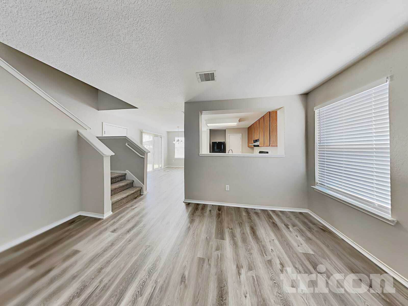 Building Photo - 6546 Benwood Crest