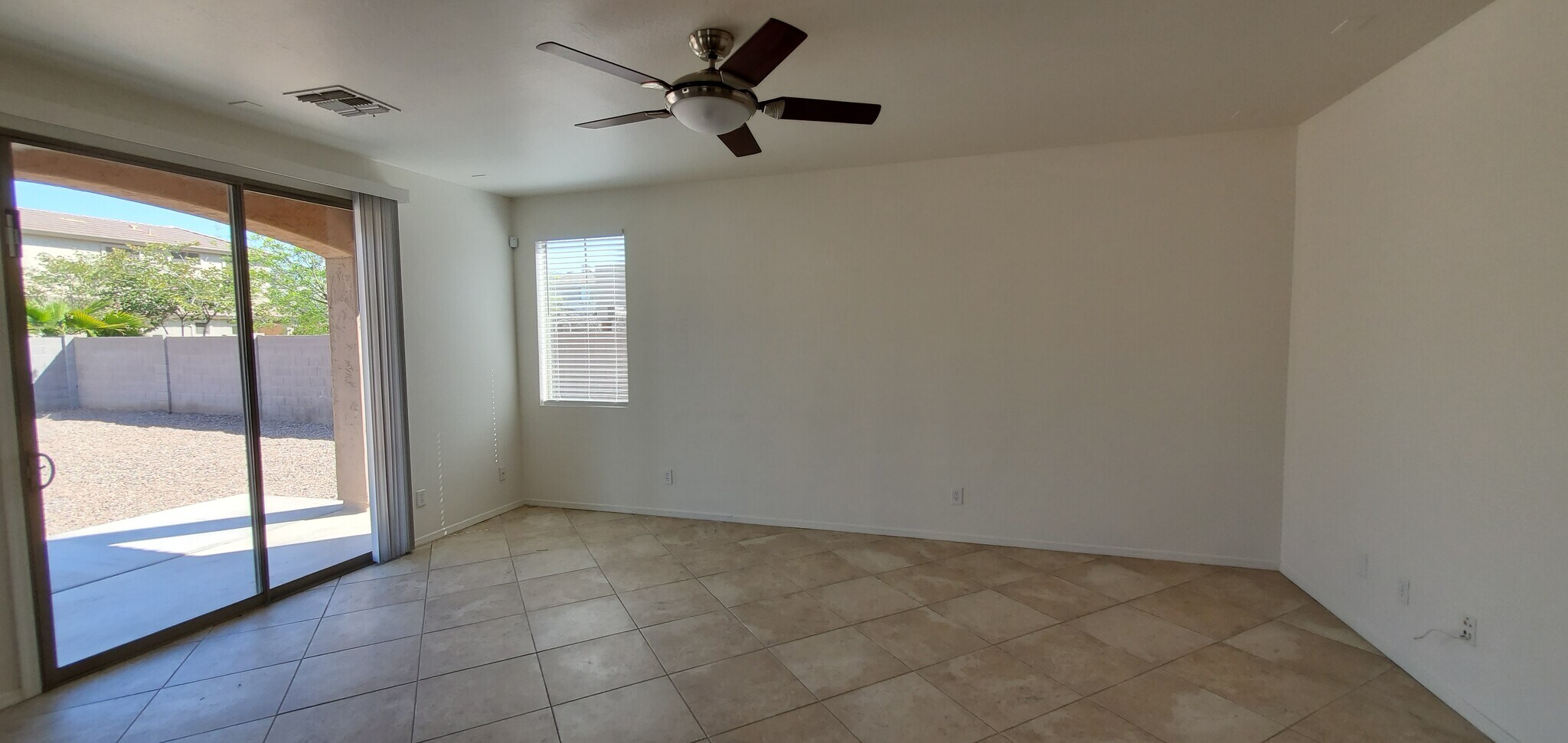 Living Room - 3951 S Splendor Plz
