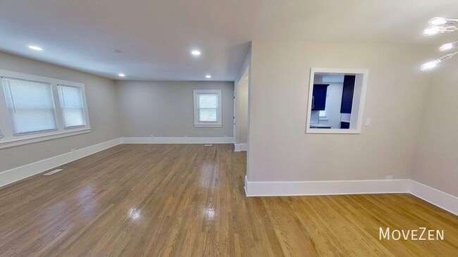 Building Photo - 7 Ratcale Ln