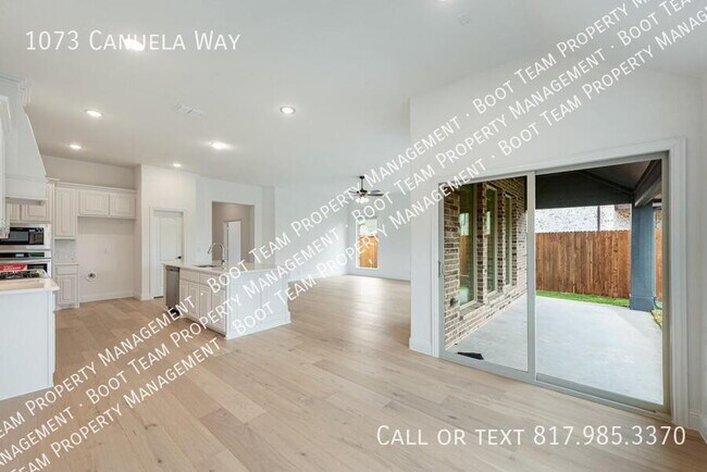 Building Photo - 1073 Canuela Way