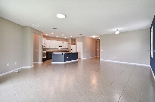 Building Photo - 10606 Laguna Plains Dr