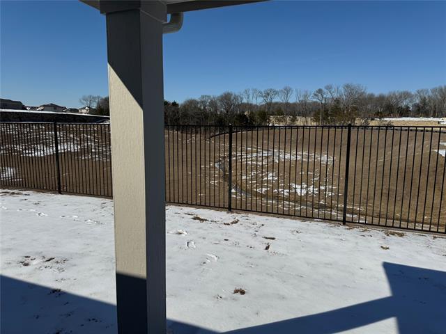 Building Photo - 700 London Town Ln