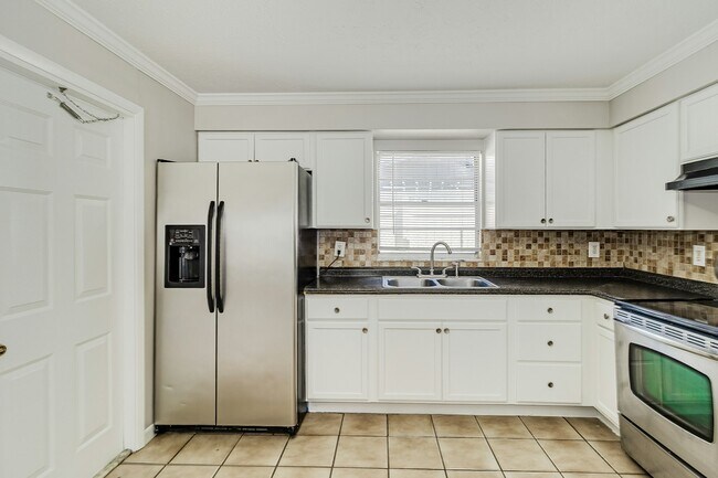 Building Photo - 8727 N 50th St