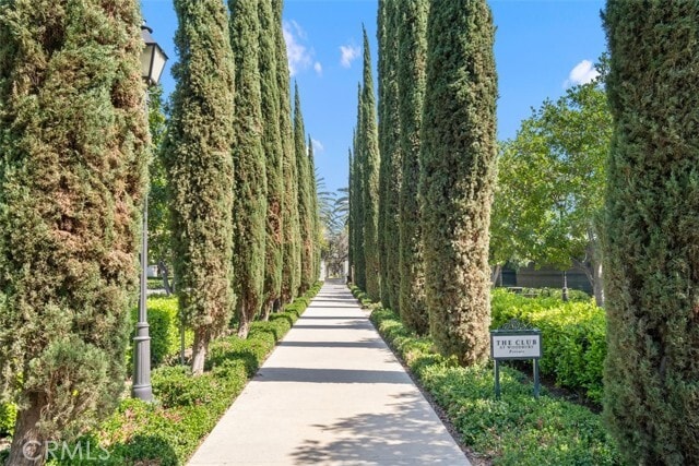 Building Photo - 112 Chantilly