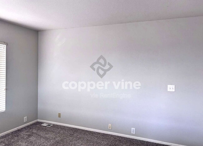 Building Photo - 160 Alyssum Dr