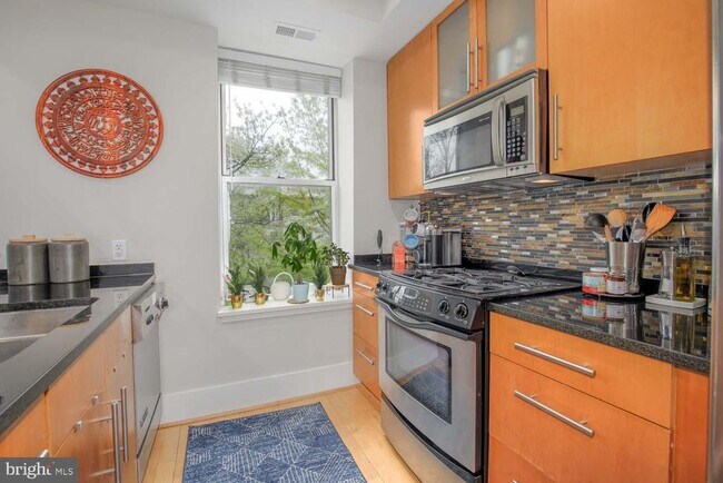 Building Photo - 2914 11th St NW
