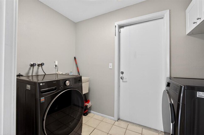 Building Photo - 13940 Antigua Dr