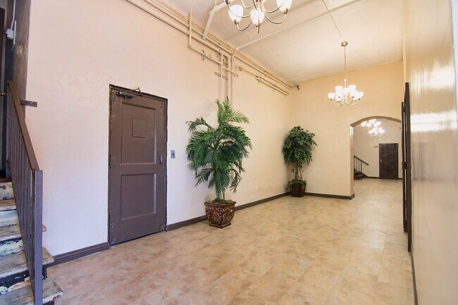 Interior Photo - mon5233