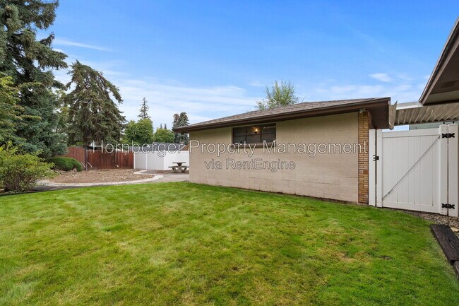 Building Photo - 10714 E Valleyway Ave