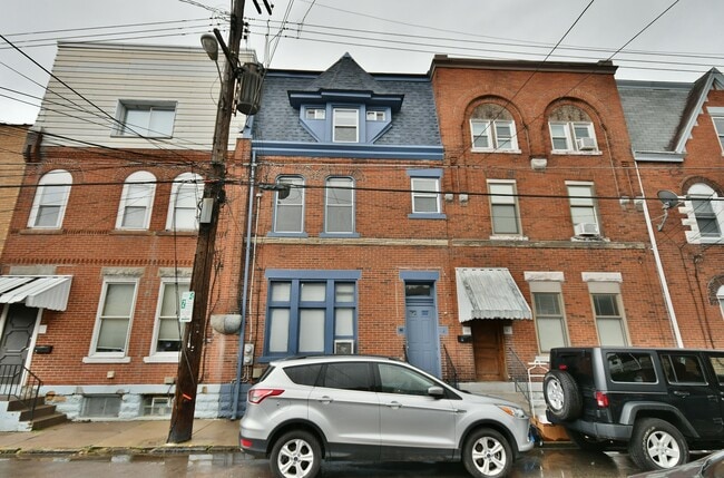 Building Photo - 121 S 16th St