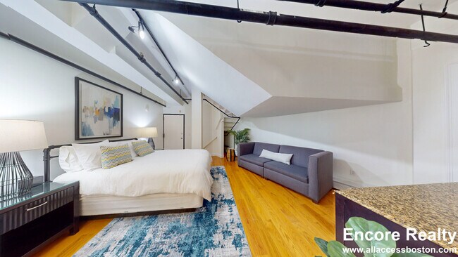 Building Photo - 19 Stanhope St