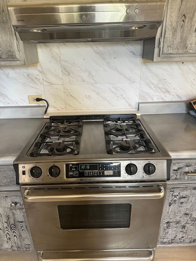 Building Photo - Remodeled 4 bedroom home in Target Range