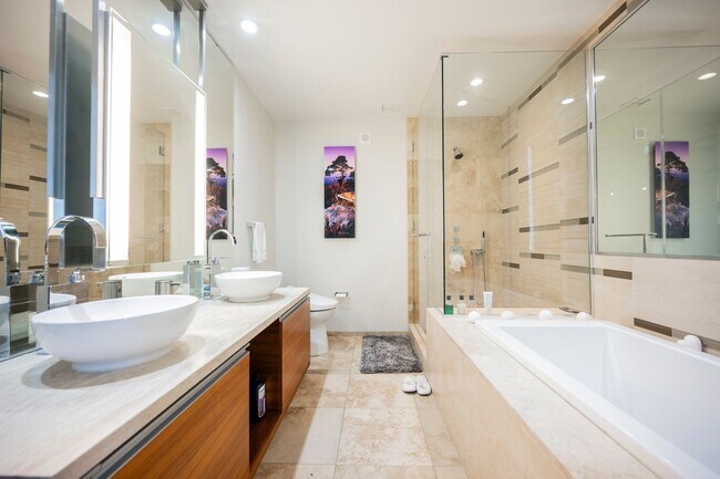 Building Photo - Wake Up to the Las Vegas Skyline – Premium 2-Bedroom Unit with Wall-to-Wall Windows