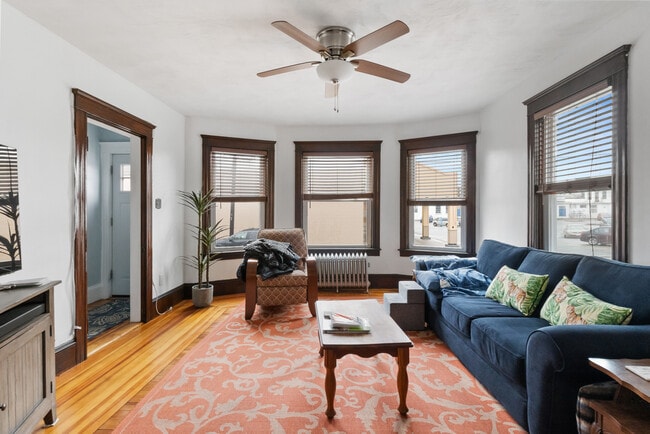 Building Photo - 75 Newton St