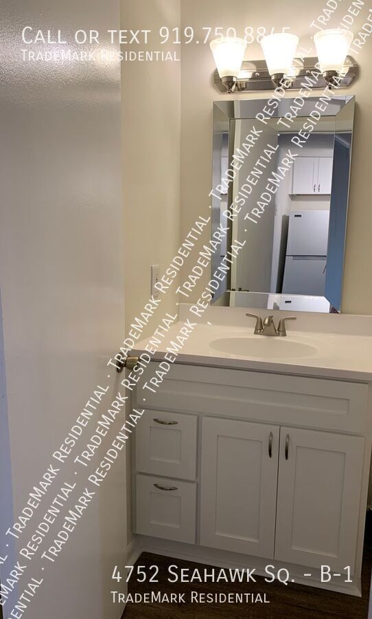 Building Photo - 4752 Seahawk Ct